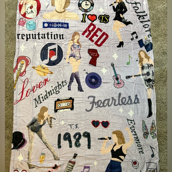 Throw Blanket - Picture 1 of 2